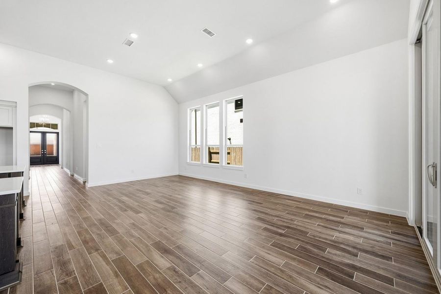 Spacious, unfurnished interior of a new home in Elyson, Katy (Image 9). Spacious, unfurnished interior of a new home in Elyson, Katy (Image 9).