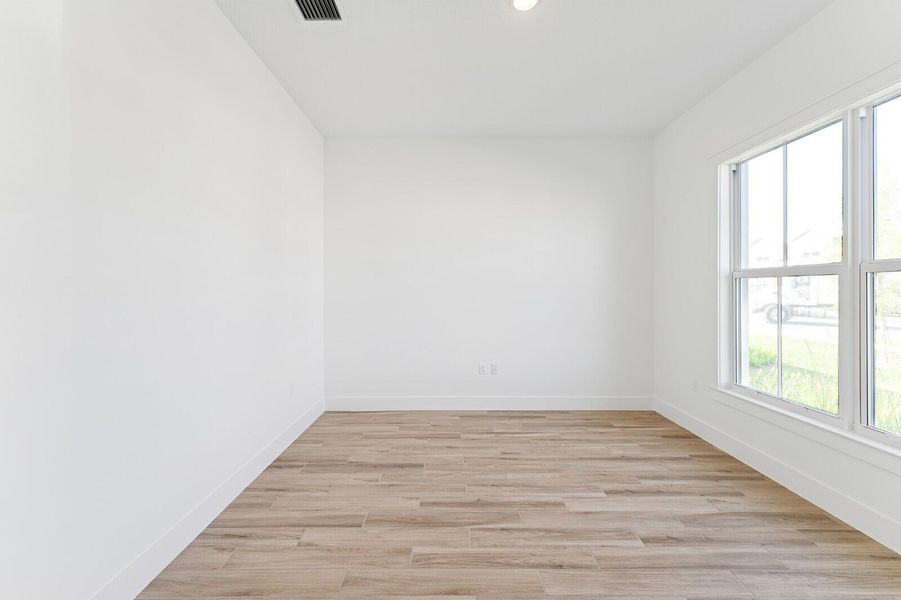 Spacious, unfurnished interior of a new home in , Stuart (Image 16).