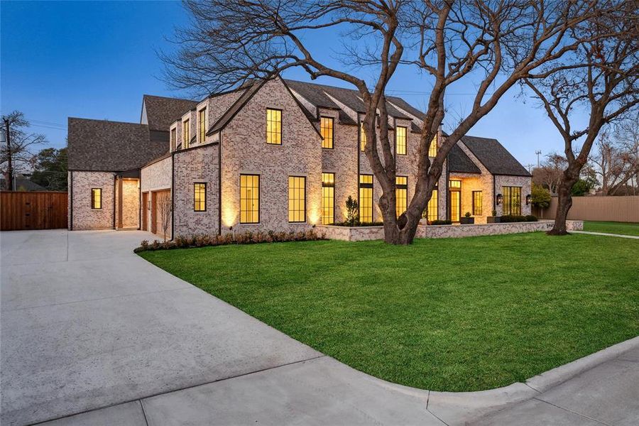 Front exterior of a new home in , Dallas, TX, highlighting curb appeal (Image 2). Front exterior of a new home in , Dallas, TX, highlighting curb appeal (Image 2).