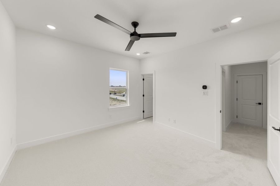 Spacious, unfurnished interior of a new home in Mustang Lakes, Celina (Image 63). Spacious, unfurnished interior of a new home in Mustang Lakes, Celina (Image 63).