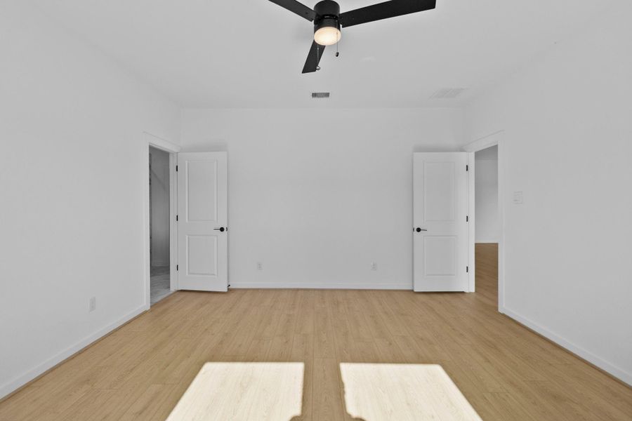 Spacious, unfurnished interior of a new home in Lake Conroe Cove, Willis (Image 29). Spacious, unfurnished interior of a new home in Lake Conroe Cove, Willis (Image 29).