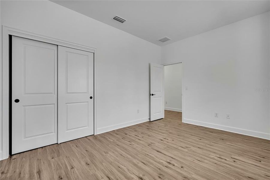 Spacious, unfurnished interior of a new home in , Spring Hill (Image 34).