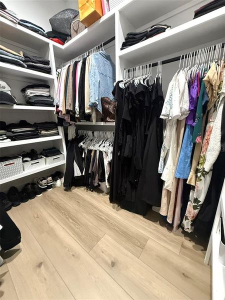 Close-up of interior finishes inside a home in , Port Charlotte (Image 21).