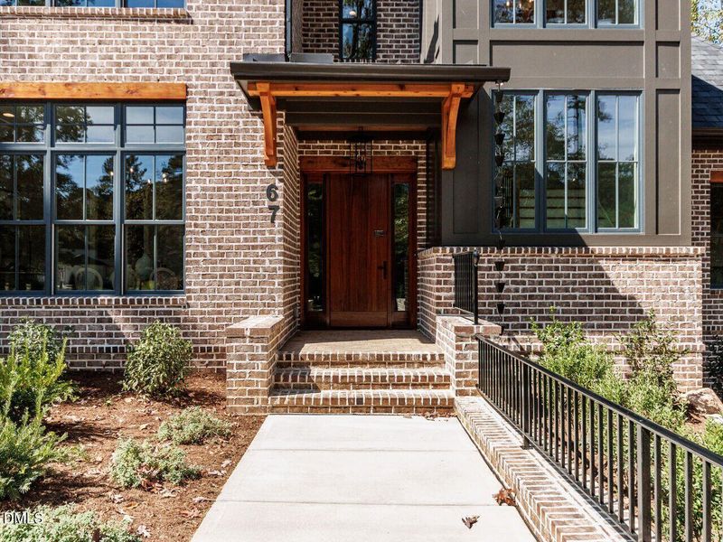 003-1280x960-front-entry 003-1280x960-front-entry