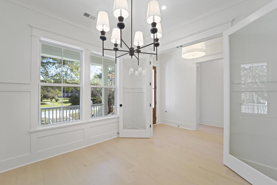 Spacious, unfurnished interior of a new home in , Charleston (Image 23).