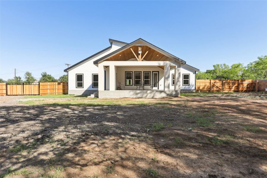 Exterior details and patio area of a home in , Cedar Creek (Image 19).