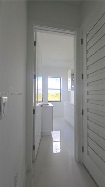 Spacious, unfurnished interior of a new home in , Lehigh Acres (Image 37).