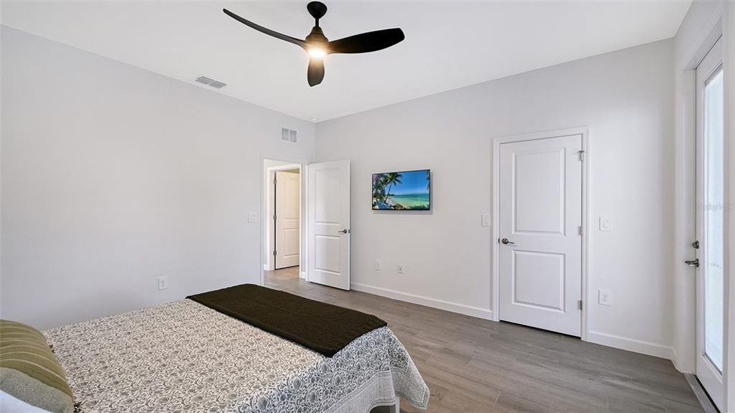 Furnished interior view inside a new home in , Bradenton (Image 46).