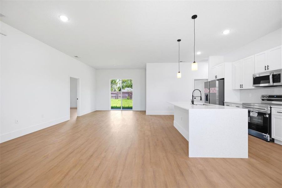 Spacious, unfurnished interior of a new home in , Ocala (Image 16).