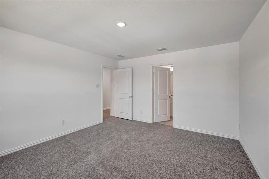 Spacious, unfurnished interior of a new home in Lilyana, Celina (Image 39).