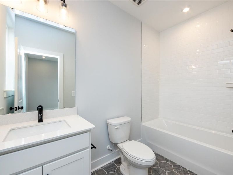 Furnished interior view inside a new home in Context at Oakhurst, Charlotte (Image 18). Furnished interior view inside a new home in Context at Oakhurst, Charlotte (Image 18).