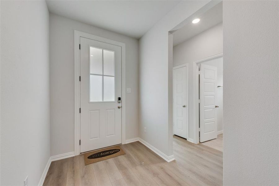 Spacious, unfurnished interior of a new home in Creekside of Crowley, Crowley (Image 21).