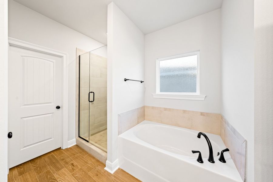 Furnished interior view inside a new home in Eagle Pointe, Pensacola (Image 9). Furnished interior view inside a new home in Eagle Pointe, Pensacola (Image 9).