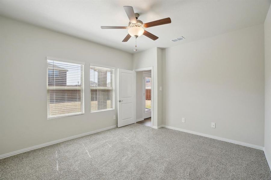 Photo is not of the actual home, but is an inspirational photo of builder’s model home and may depict options, furnishings, and/or decorator features that are not included. Photo is not of the actual home, but is an inspirational photo of builder’s model home and may depict options, furnishings, and/or decorator features that are not included.