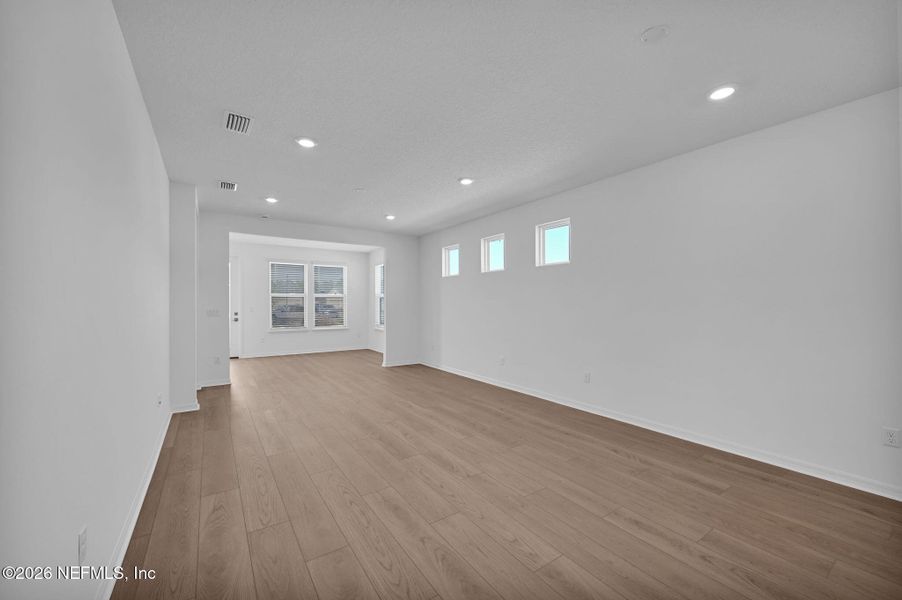 Spacious, unfurnished interior of a new home in Del Webb Wildlight, Yulee (Image 16).