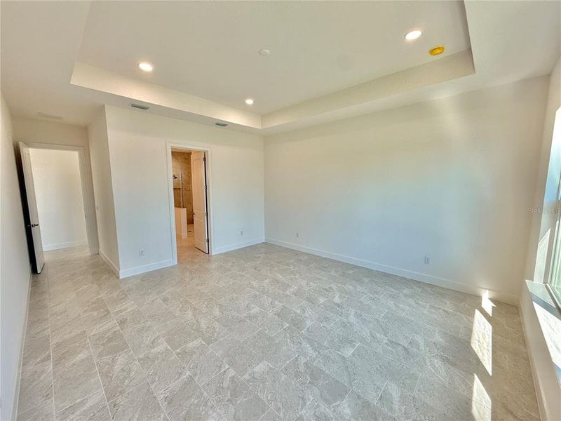 Spacious, unfurnished interior of a new home in Veranda Bay, Flagler Beach (Image 50).