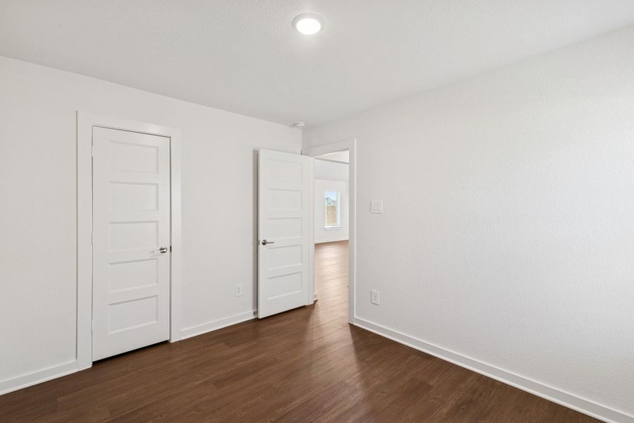 Spacious, unfurnished interior of a new home in Wildrye, Waller (Image 22).