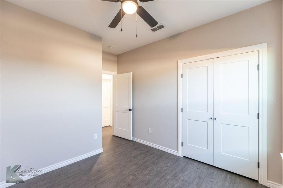 Spacious, unfurnished interior of a new home in , Abilene (Image 15).