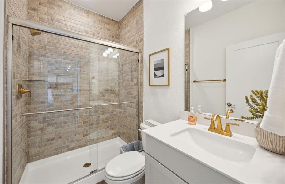 Secondary bathroom *photos may depict options and features that aren't available Secondary bathroom *photos may depict options and features that aren't available