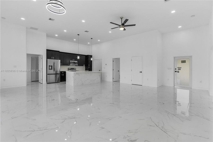 Spacious, unfurnished interior of a new home in , Lehigh Acres (Image 12).