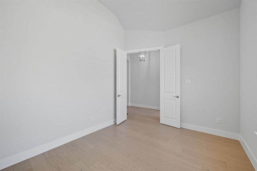 Spacious, unfurnished interior of a new home in Trinity Falls, McKinney (Image 16).