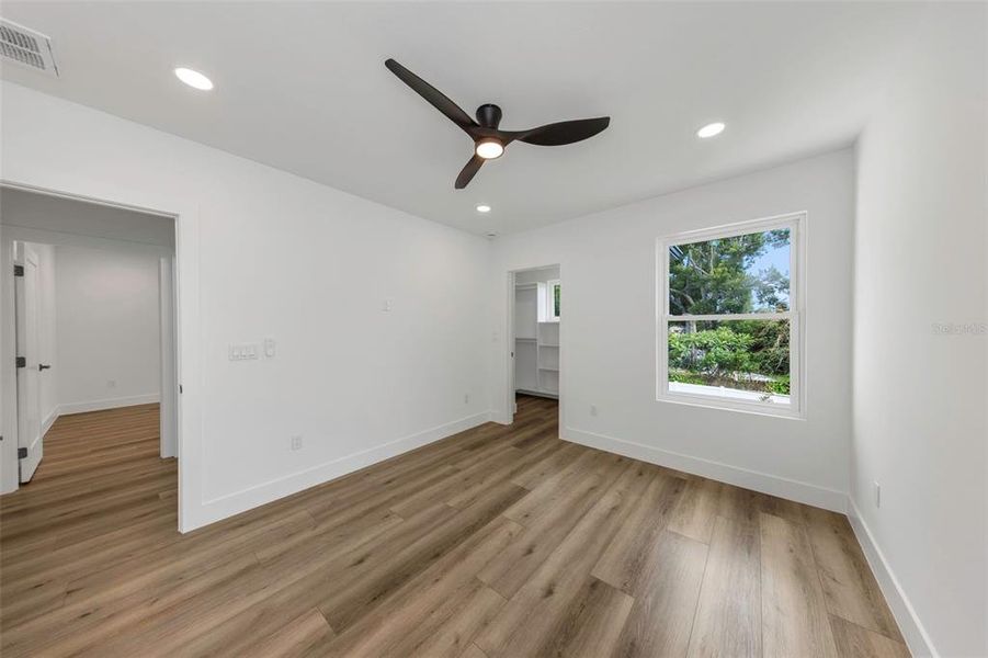 Spacious, unfurnished interior of a new home in , St. Petersburg (Image 40). Spacious, unfurnished interior of a new home in , St. Petersburg (Image 40).