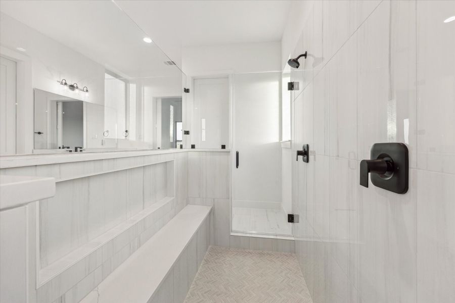 Furnished interior view inside a new home in Lakeview, Waller (Image 7).