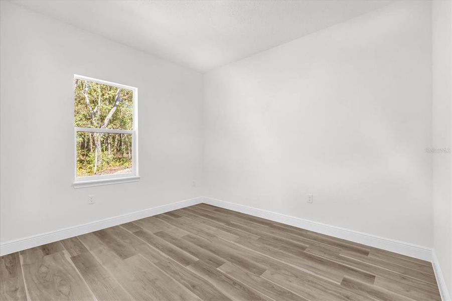 Spacious, unfurnished interior of a new home in , Citrus Springs (Image 29).