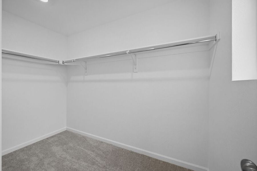Spacious, unfurnished interior of a new home in The Aurora Highlands, Aurora (Image 8).