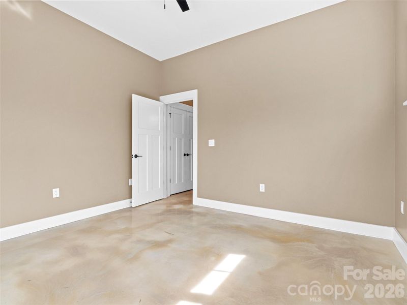Spacious, unfurnished interior of a new home in , Asheville (Image 37).