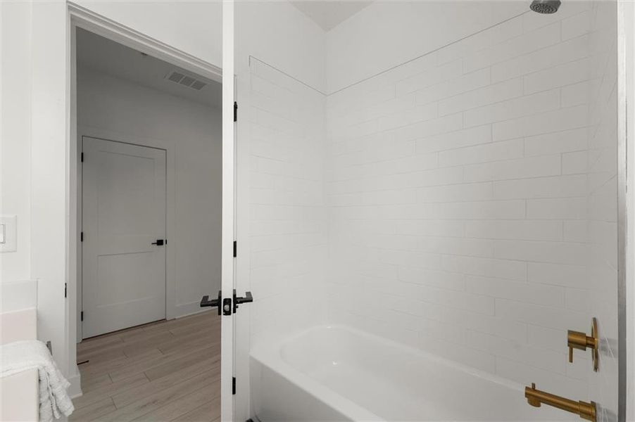 Image 44 of a home in The Gathering – Alpharetta.