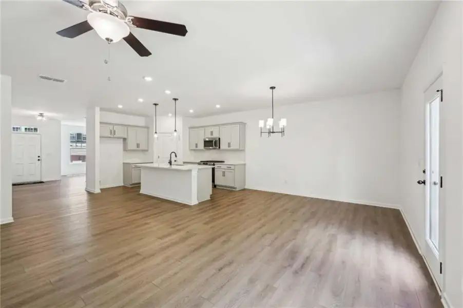 Spacious, unfurnished interior of a new home in Langston Reserve, Cartersville (Image 13).