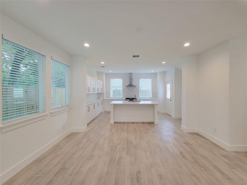 Spacious, unfurnished interior of a new home in , Houston (Image 23).