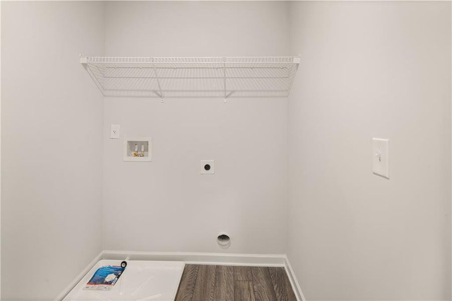 Spacious, unfurnished interior of a new home in Cascade Ridge at Niskey Lake, Atlanta (Image 10).