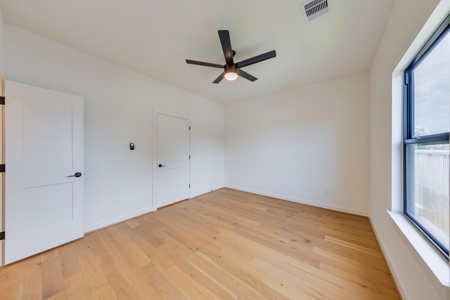 Spacious, unfurnished interior of a new home in , Houston (Image 35).