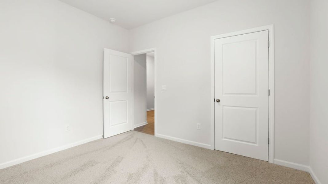 Spacious, unfurnished interior of a new home in Sherwood Gardens, Landrum (Image 24).