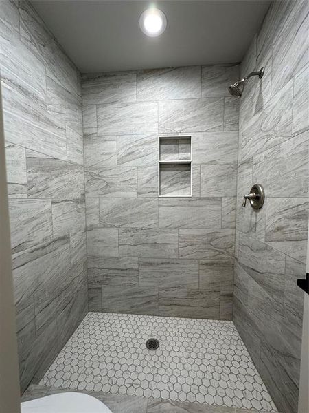 Spacious, unfurnished interior of a new home in , Comanche (Image 21).