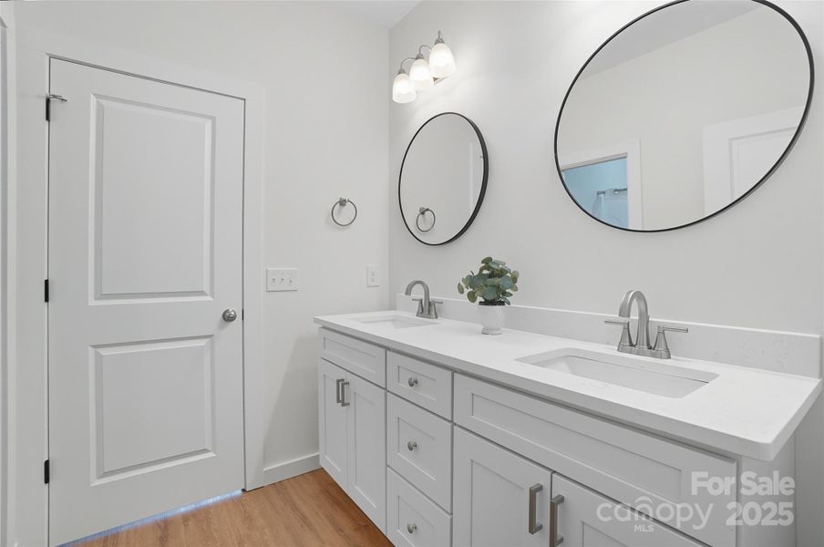 Primary Suite - Bathroom