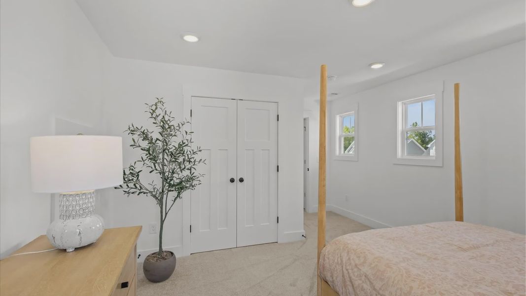 Furnished interior view inside a new home in Wells Crossing, Seneca (Image 27).