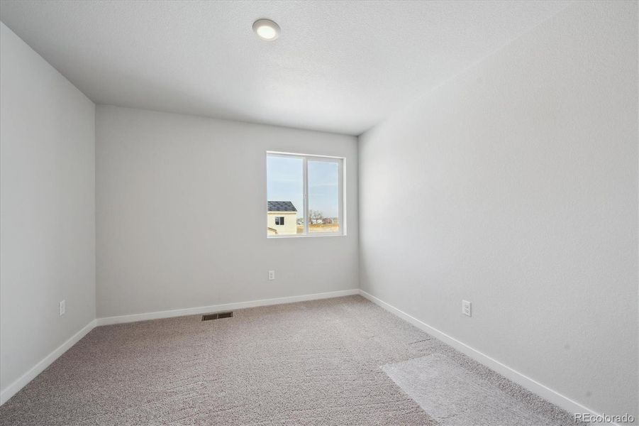 Spacious, unfurnished interior of a new home in Farmlore, Brighton (Image 14).