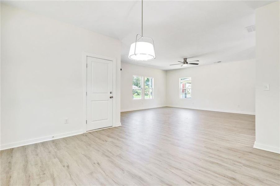 Spacious, unfurnished interior of a new home in , Cedartown (Image 10).