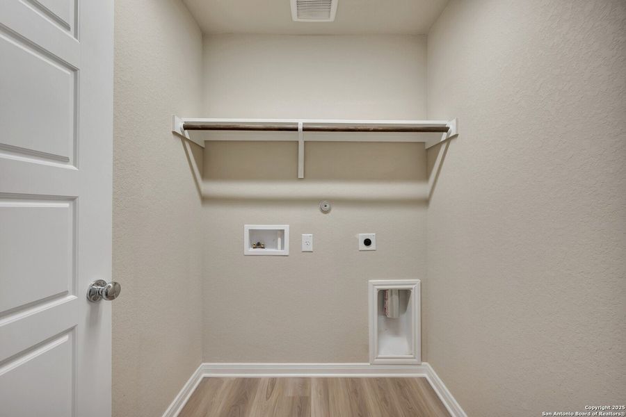 Spacious, unfurnished interior of a new home in Greenspoint Heights, Seguin (Image 35). Spacious, unfurnished interior of a new home in Greenspoint Heights, Seguin (Image 35).