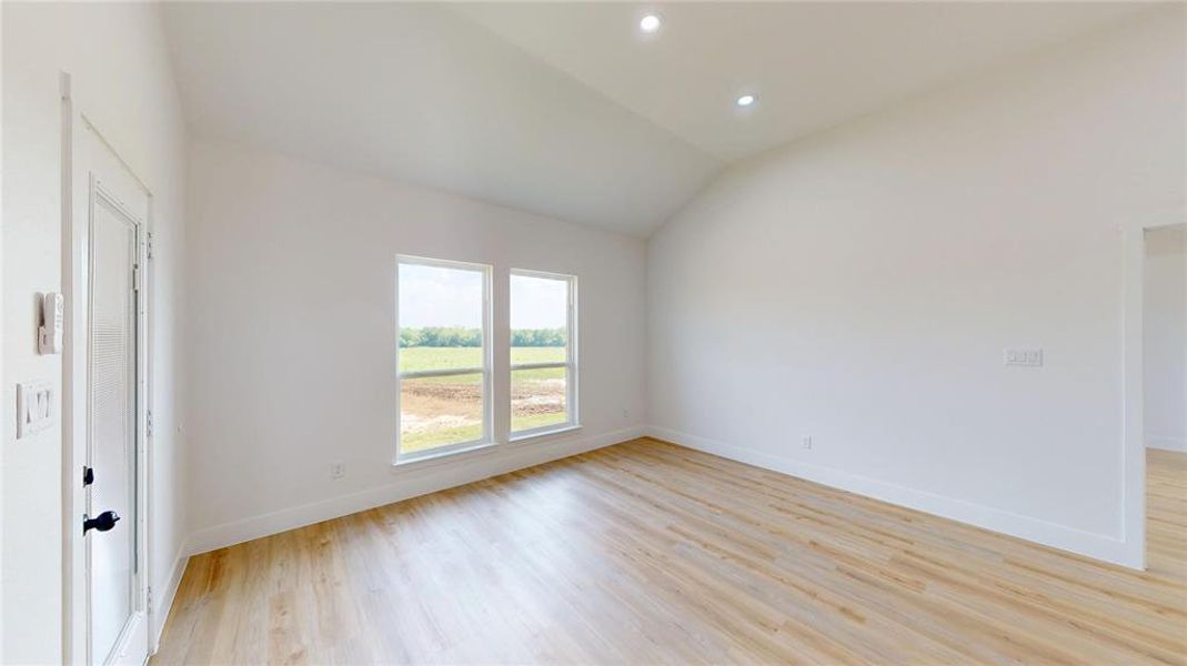 Spacious, unfurnished interior of a new home in , Greenville (Image 19).