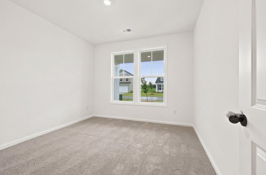 Spacious, unfurnished interior of a new home in Edgefield, Loris (Image 25).