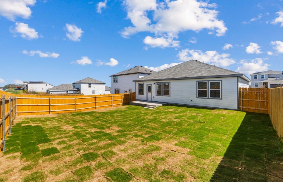 Exterior details and patio area of a home in Skyview, Belton (Image 24).