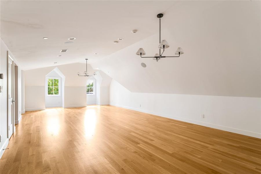 Spacious, unfurnished interior of a new home in , Highland Park (Image 18).