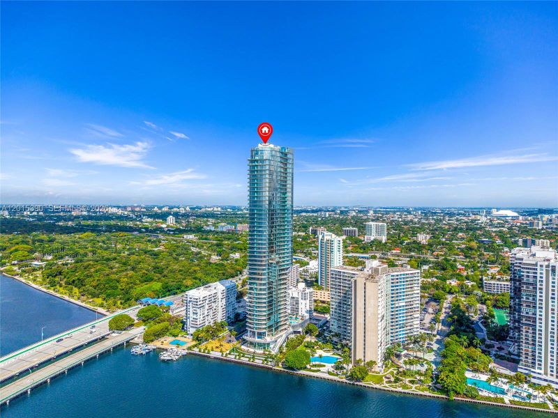 Condo located in Miami, FL showcasing its design and architecture (Image 57).