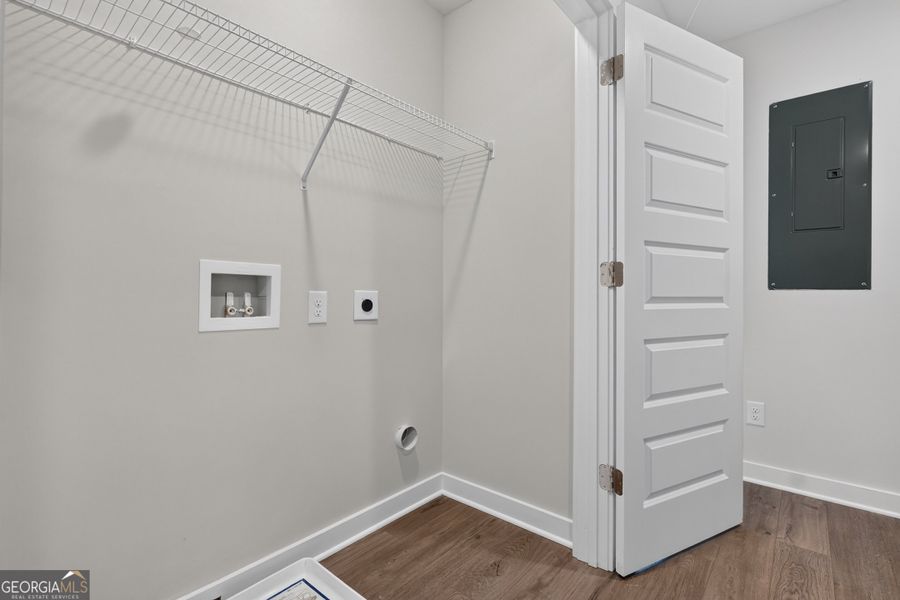 Spacious, unfurnished interior of a new home in The Cottages at East Lanier, Fayetteville (Image 18).