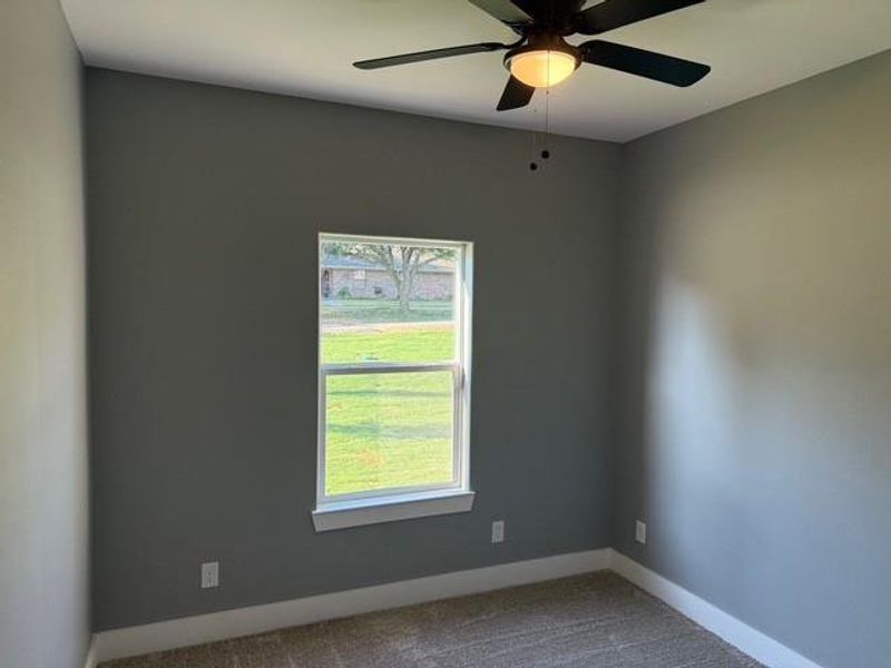 Spacious, unfurnished interior of a new home in , Bells (Image 10).