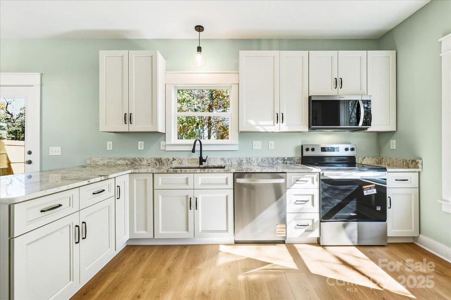 Furnished interior view inside a new home in , Kannapolis (Image 8).